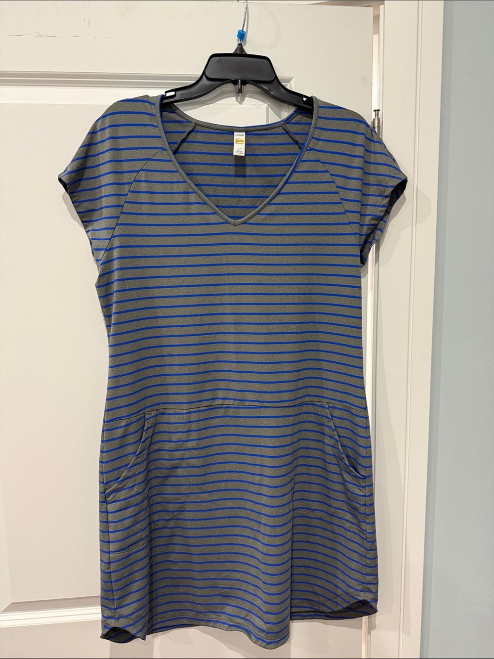 Striped V-Neck Short Sleeve Dress in Gray and Blue